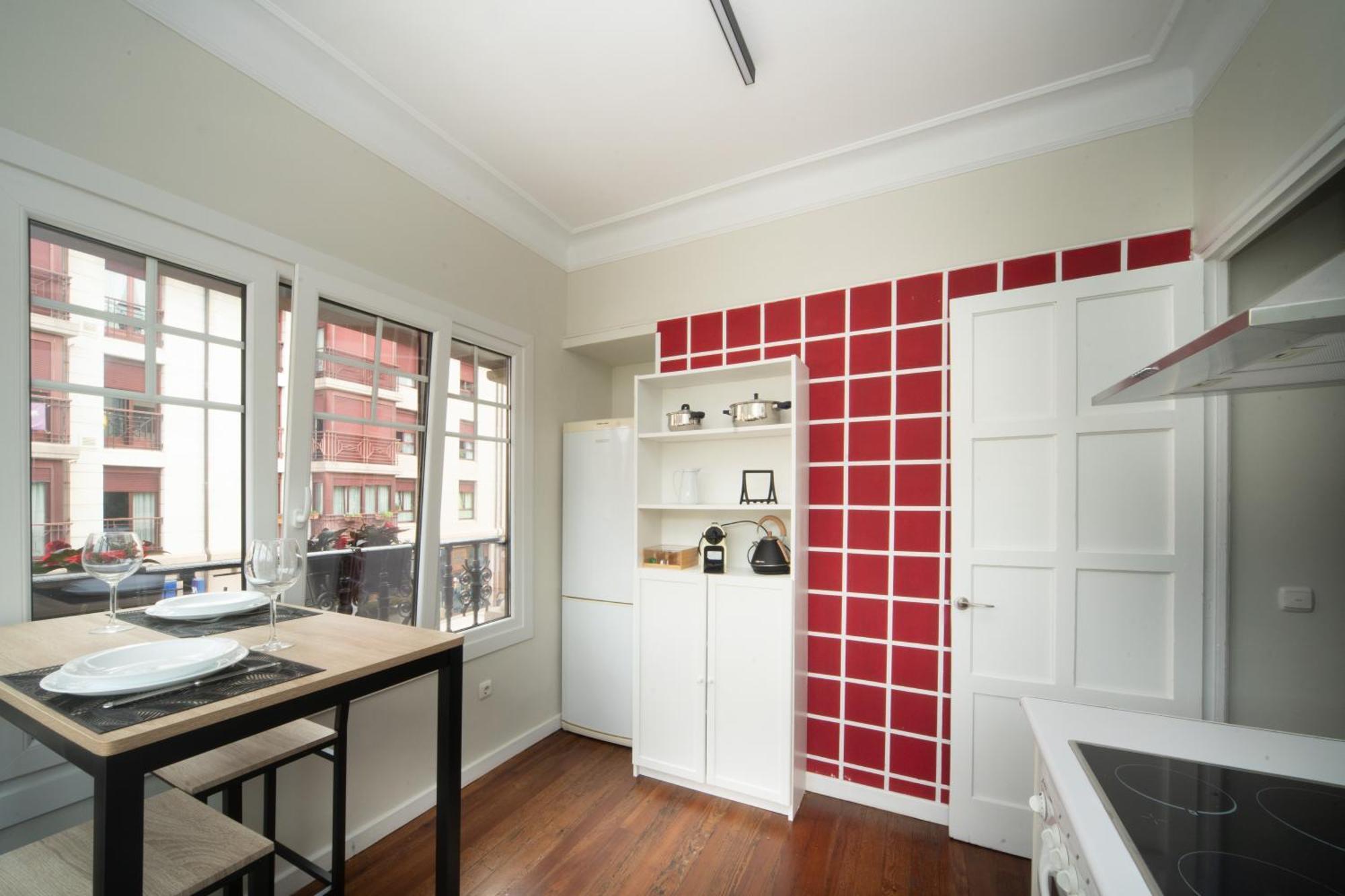 Apartamento Con Garaje En El Centro De *