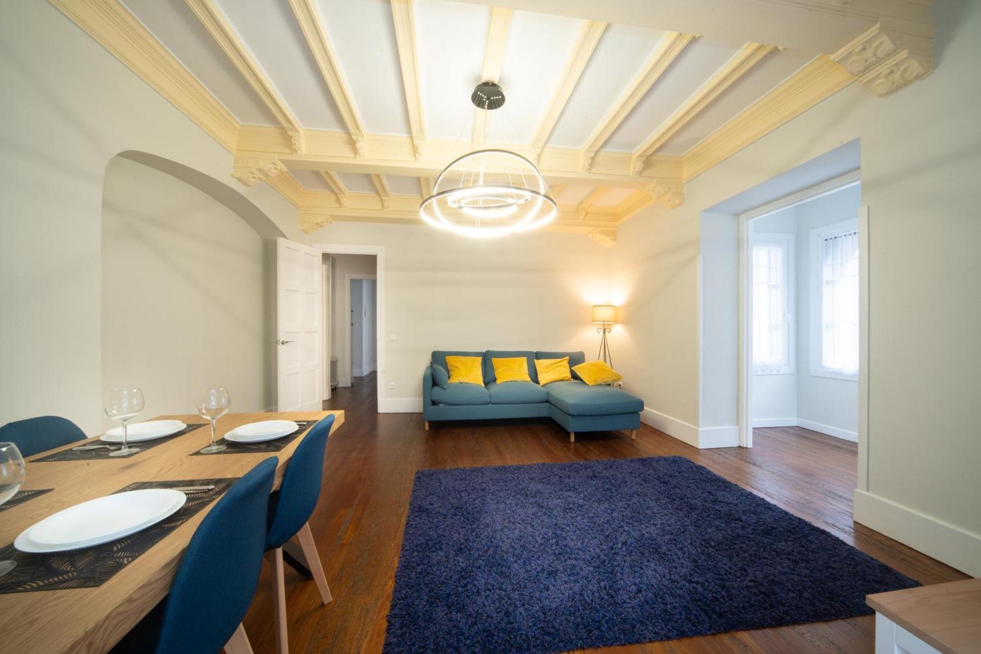 Apartamento Con Garaje En El Centro De *